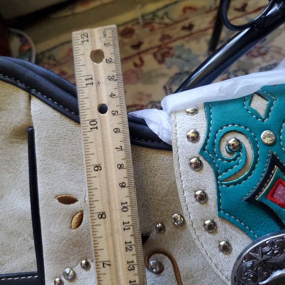 Over the shoulder western style hand bag.  gorgeous turquoise & white N.W.T - Picture 8 of 14